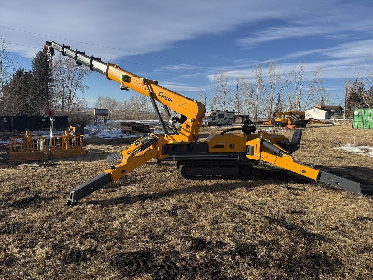Mini crane photo 1